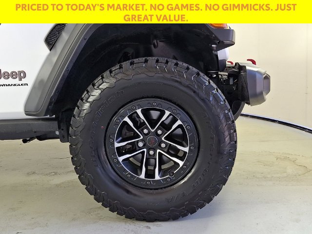 Used 2025 White Jeep Rubicon image 9