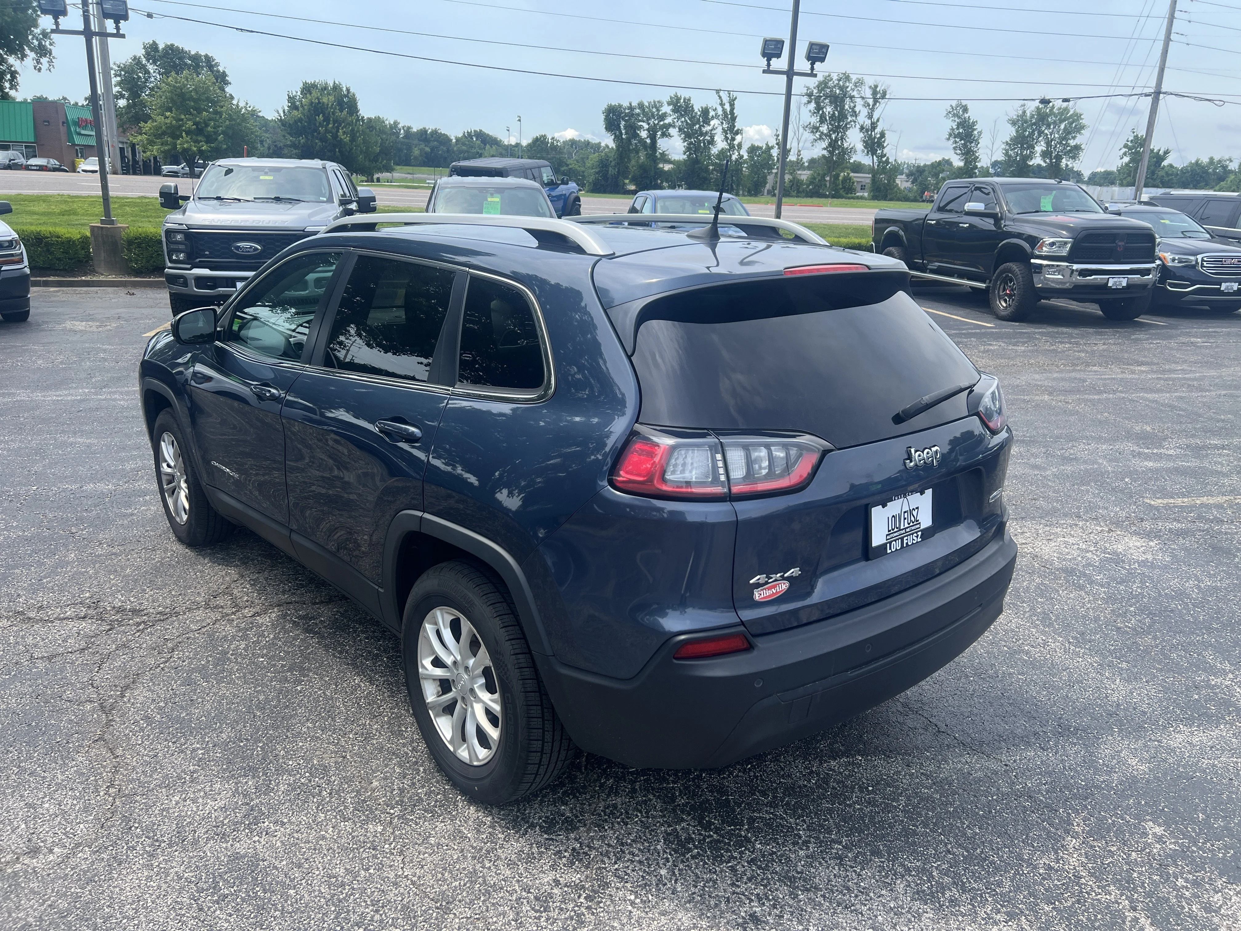 Used 2019 Blue Shade Pearlcoat Jeep Latitude image 5