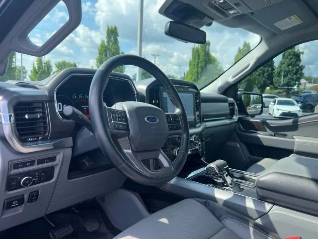 Used 2021 Antimatter Blue Metallic Ford Lariat image 15