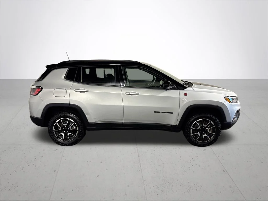 Used 2024 Silver Jeep Trailhawk image 5
