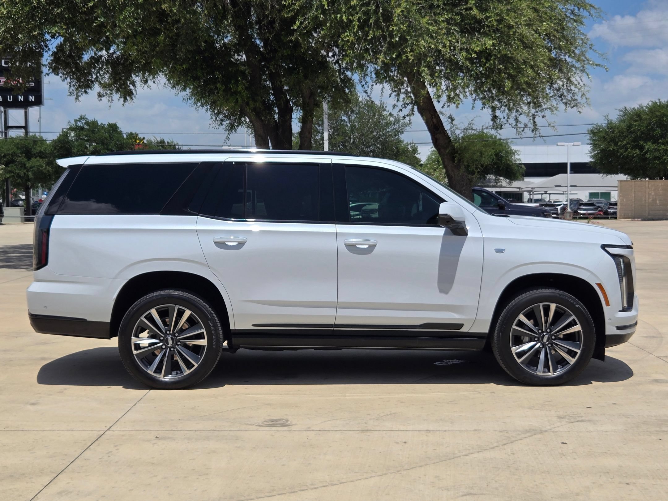 2026 Cadillac Escalade Sport - Photo 9