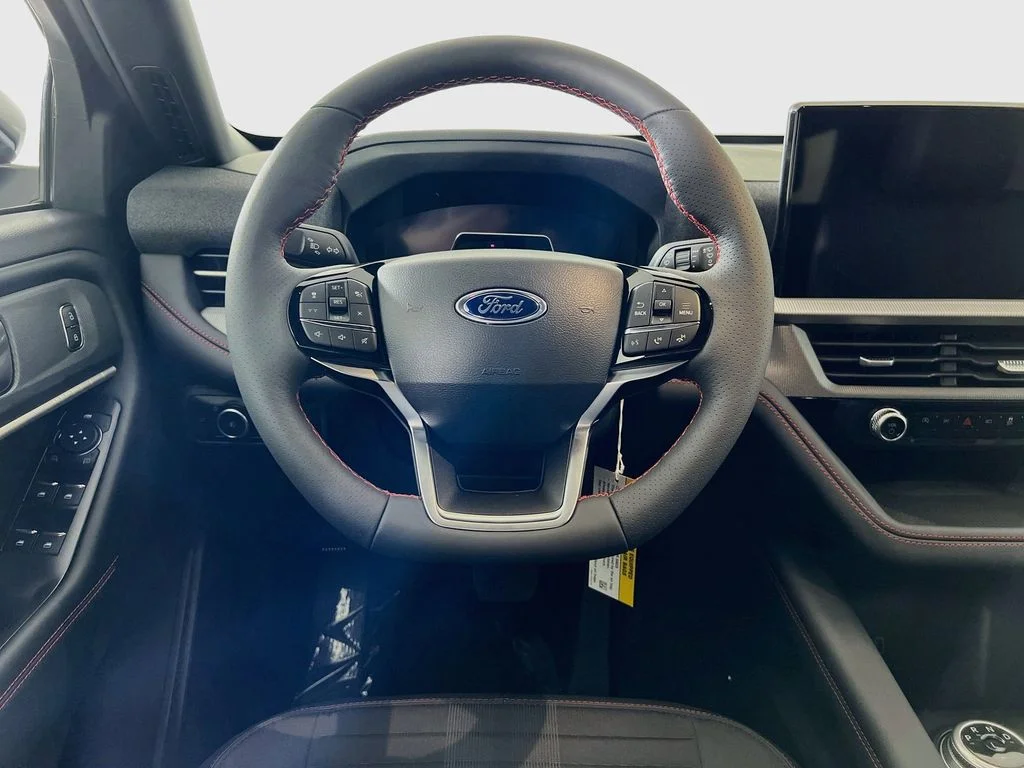 New 2026 Space White Metallic Ford ST-Line image 27