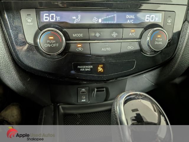 Used 2017 White Nissan SL image 22