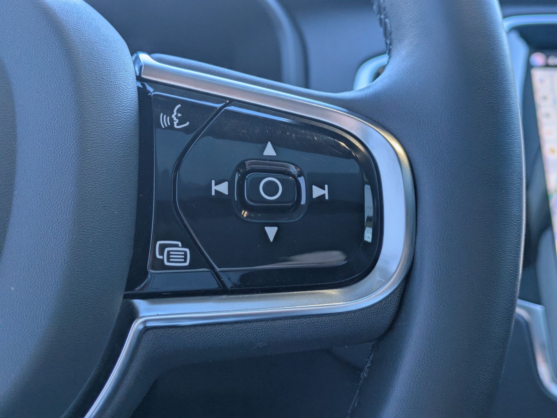 Certified Used 2023 Platinum Gray Metallic Volvo Plus image 19
