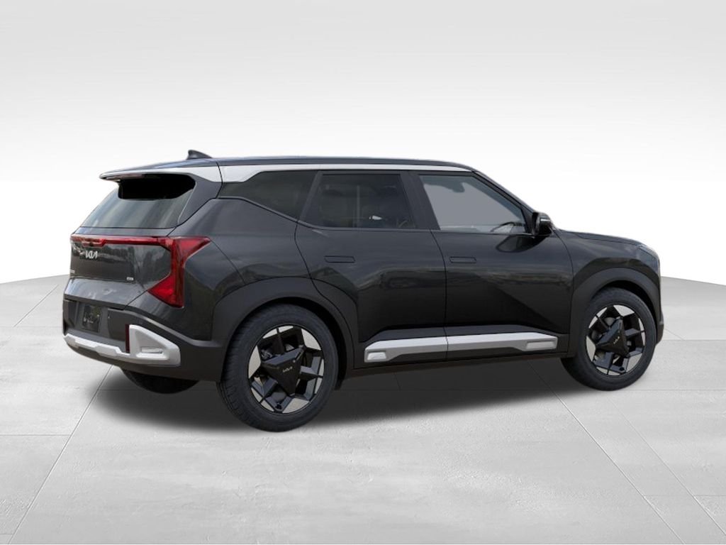 New 2027 Interstellar Gray Kia S image 6