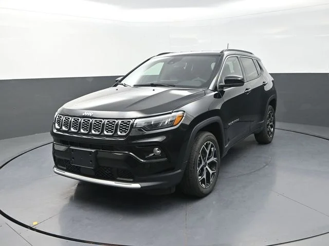 New 2026 Diamond Black Crystal Pearl-Coat Exterior Paint Jeep Limited image 5