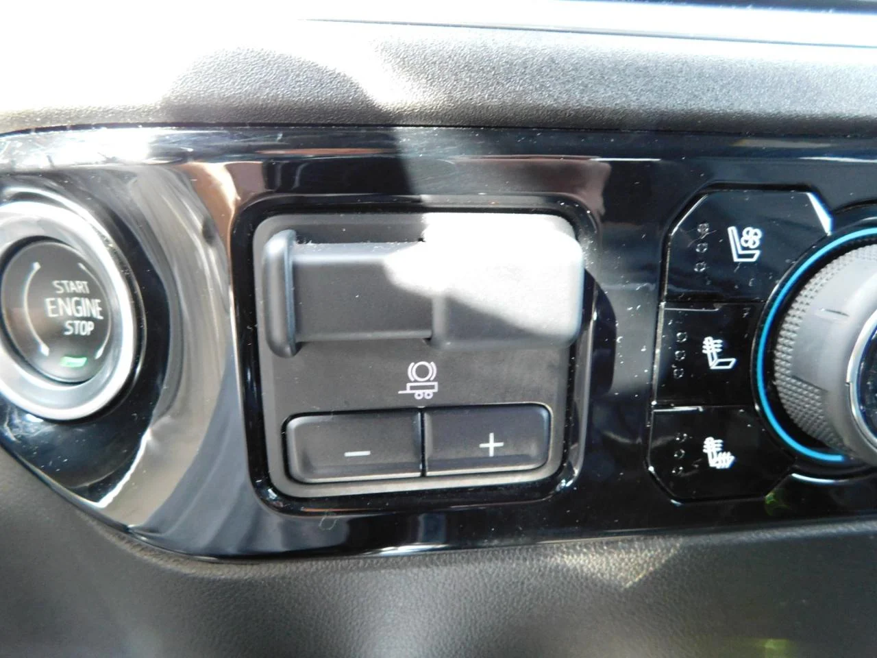 Used 2023 Silver Chevrolet 4WD CREW CAB 147 in LTZ image 46