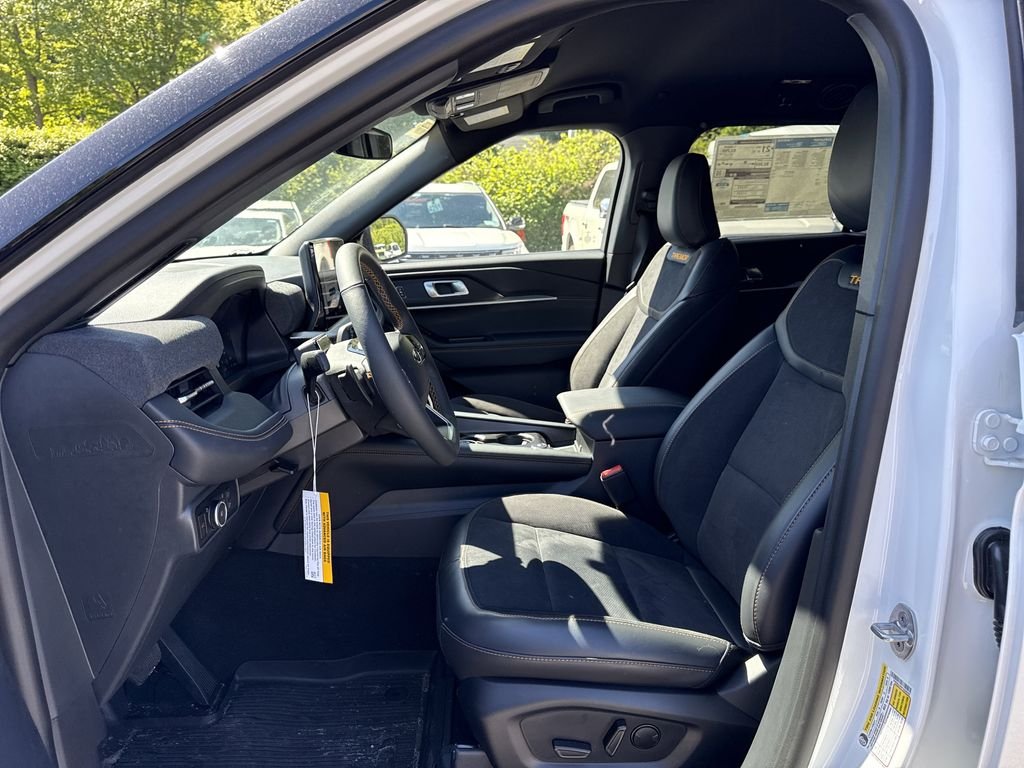 New 2026 Star White Metallic Tri-Coat Ford Tremor® image 17
