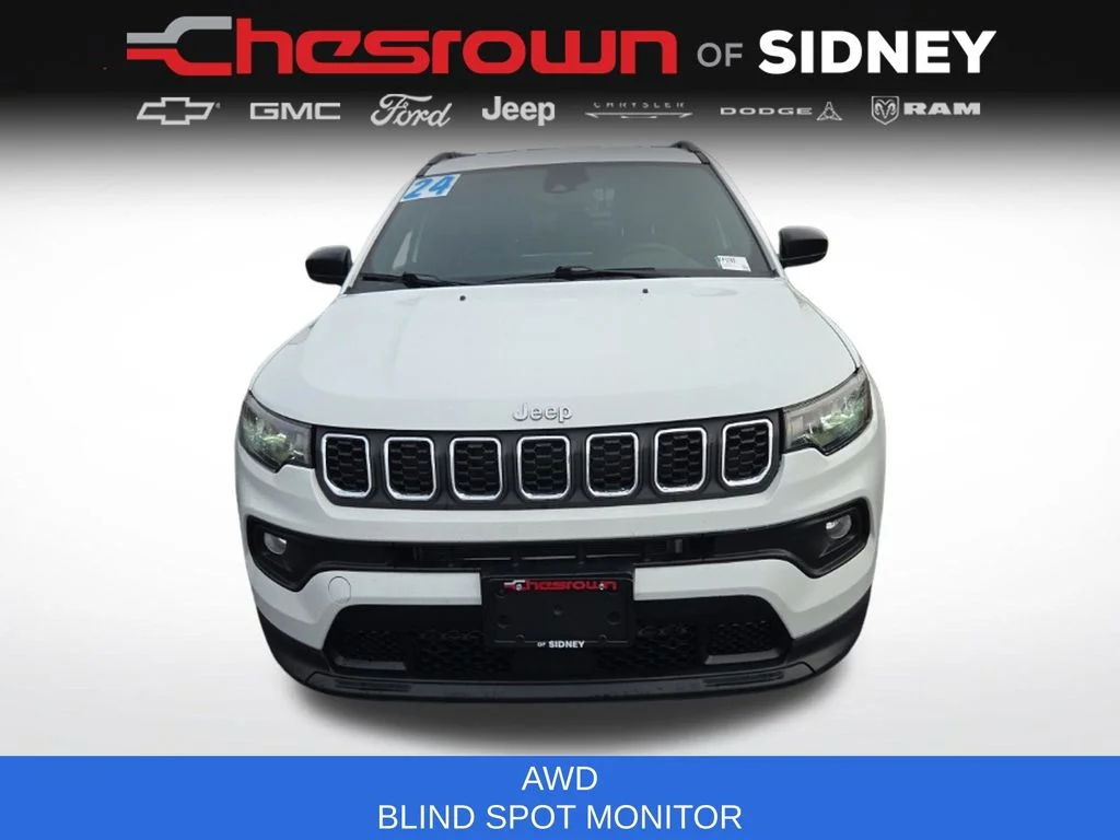 Used 2024 White Jeep Latitude image 2