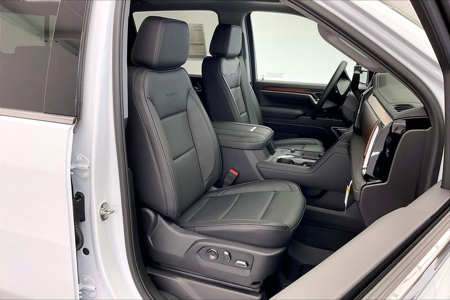 2026 GMC Sierra 2500HD Denali - Photo 9