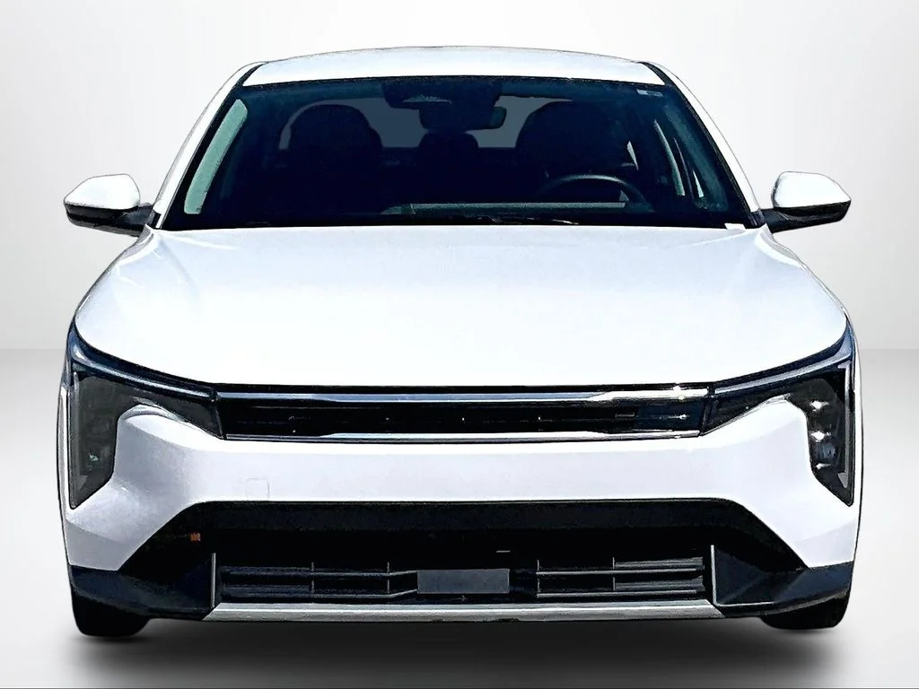 Used 2025 White Kia EX image 4