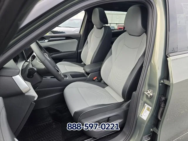 New 2026 Avocado Green w/Deep Black Roo Volkswagen 2.0T SE R-Line Black image 6
