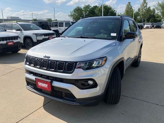 New 2026 Silver Zynith Metallic Clear-Coat Exterior Paint Jeep Limited Altitude image 3