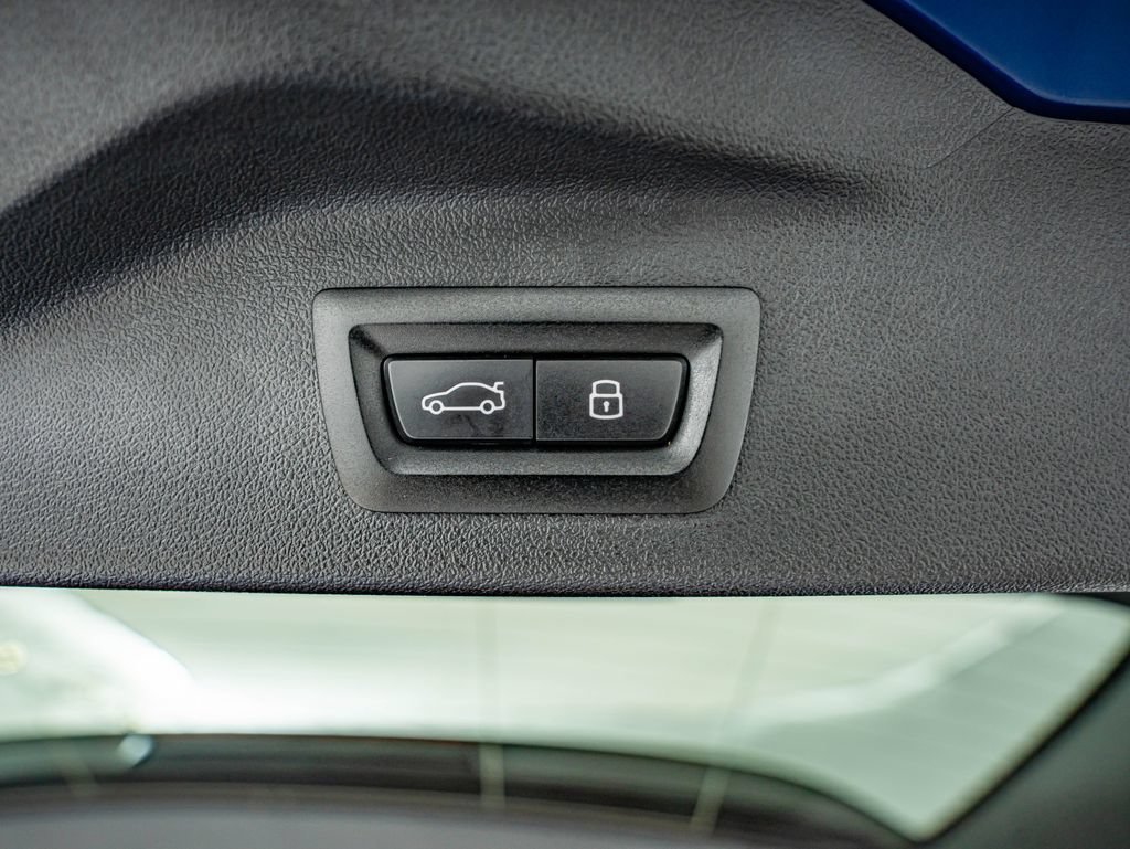 Used 2026 Marina Bay Blue Metallic BMW M60i image 42