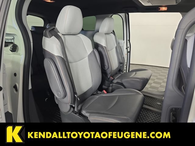 Used 2022 White Toyota XLE image 27