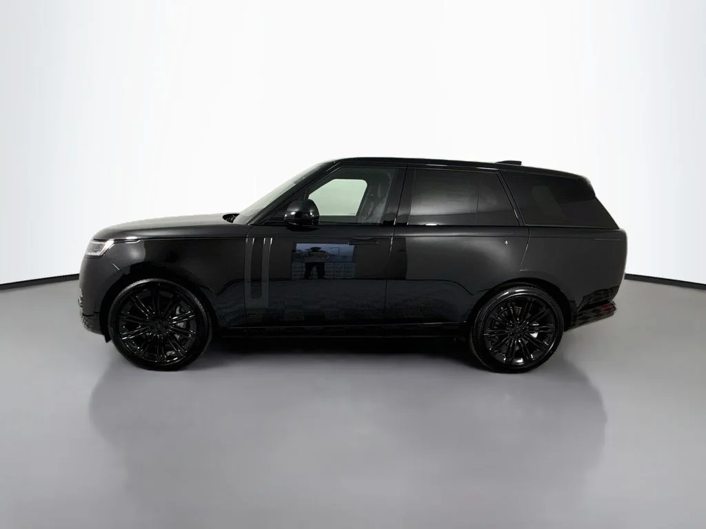 New 2026 Santorini Black Metallic Land Rover SE image 2