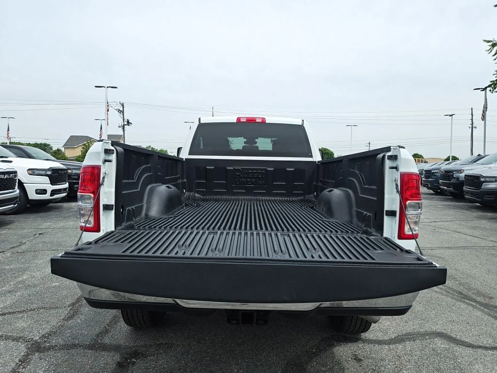 Used 2024 White Ram Big Horn image 17