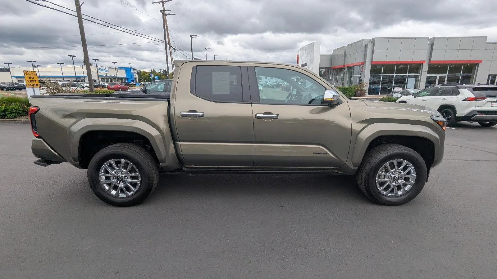 Used 2024 Bronze Oxide Toyota Limited image 9