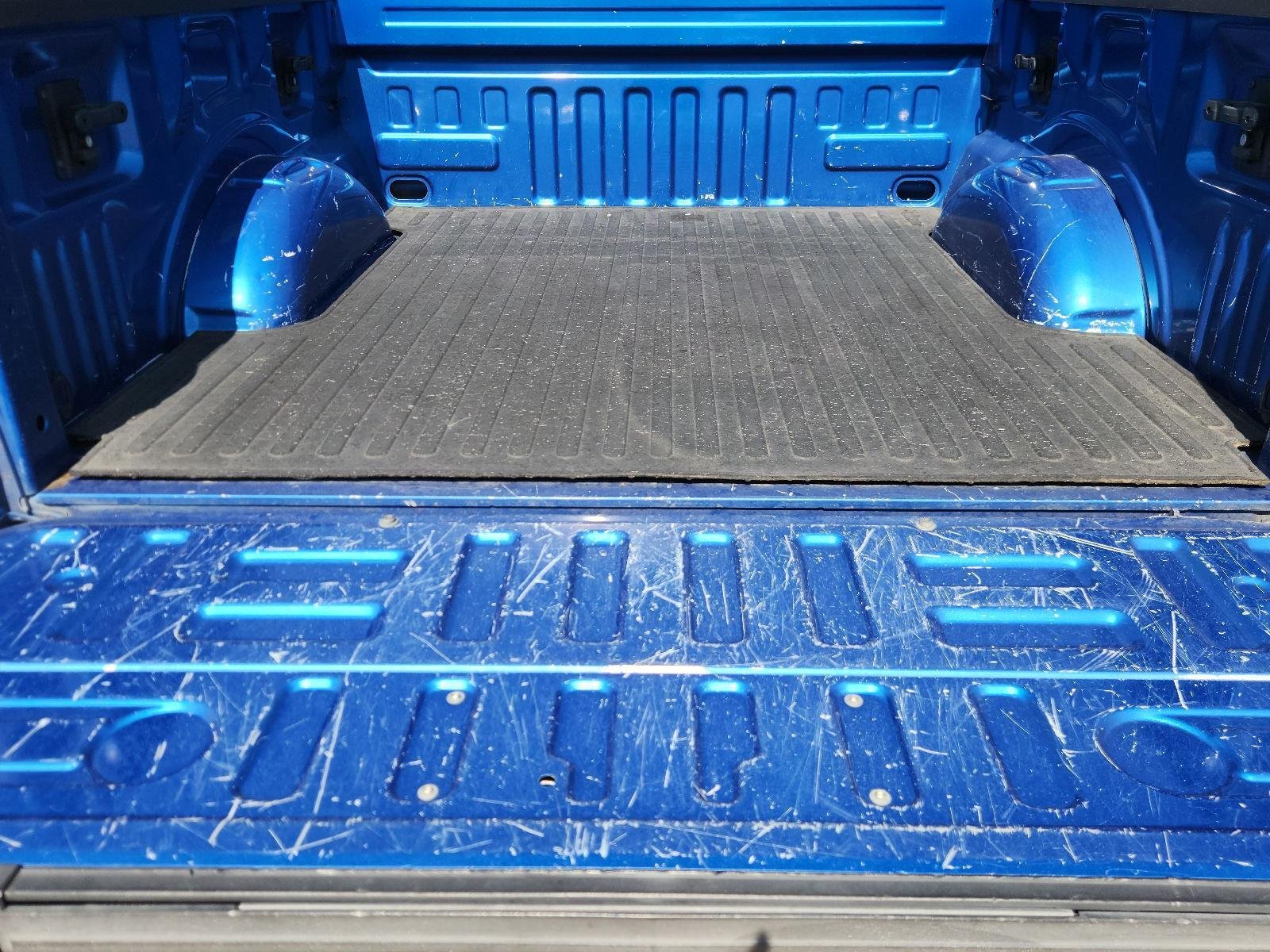 Used 2015  Ford XL image 33