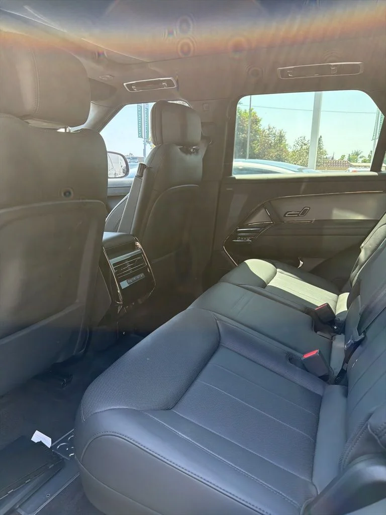 Certified Used 2023  Land Rover SE Dynamic image 6