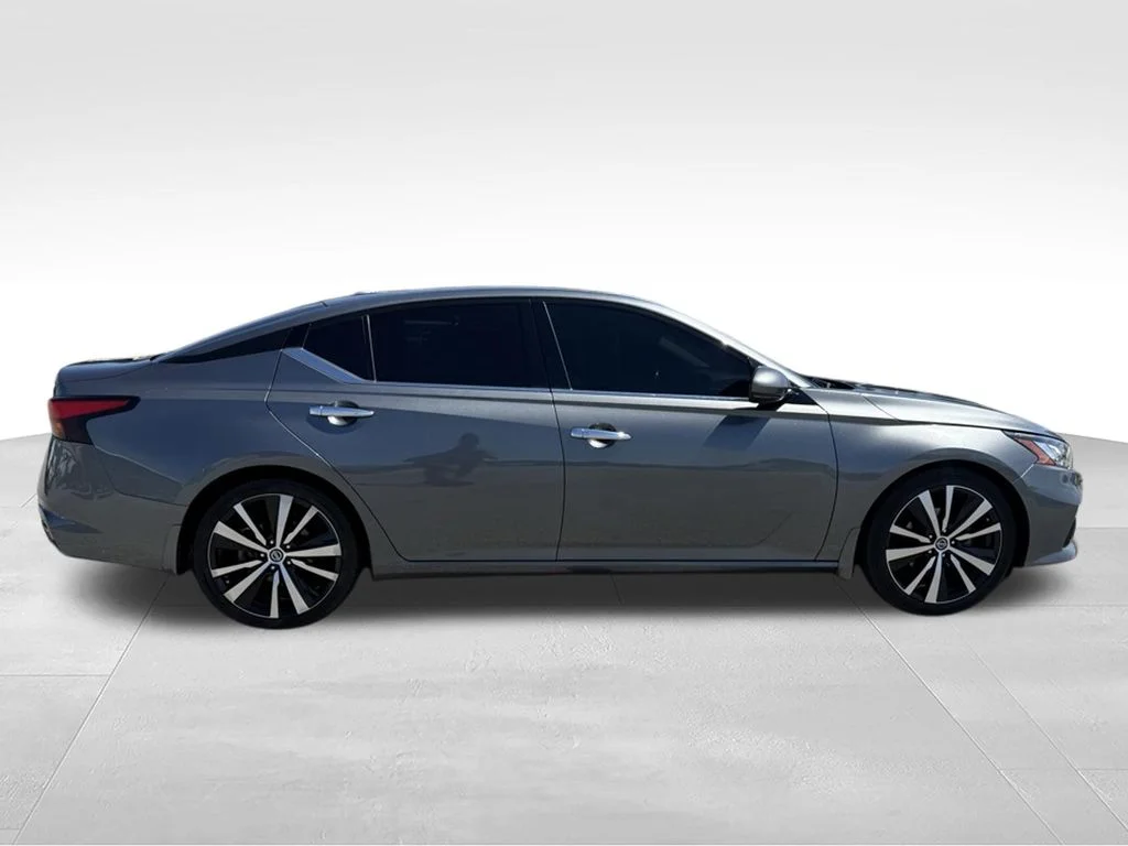 Used 2020 Gray Nissan 2.5 Platinum image 25