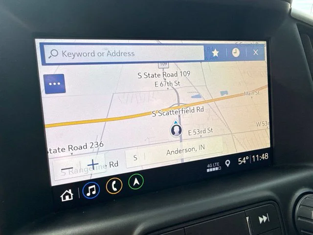 Used 2019 White GMC SLT image 35