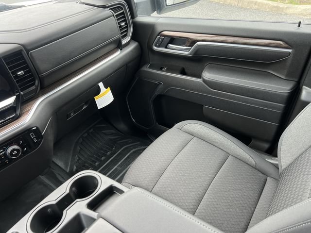 Used 2025 White Chevrolet LT image 15