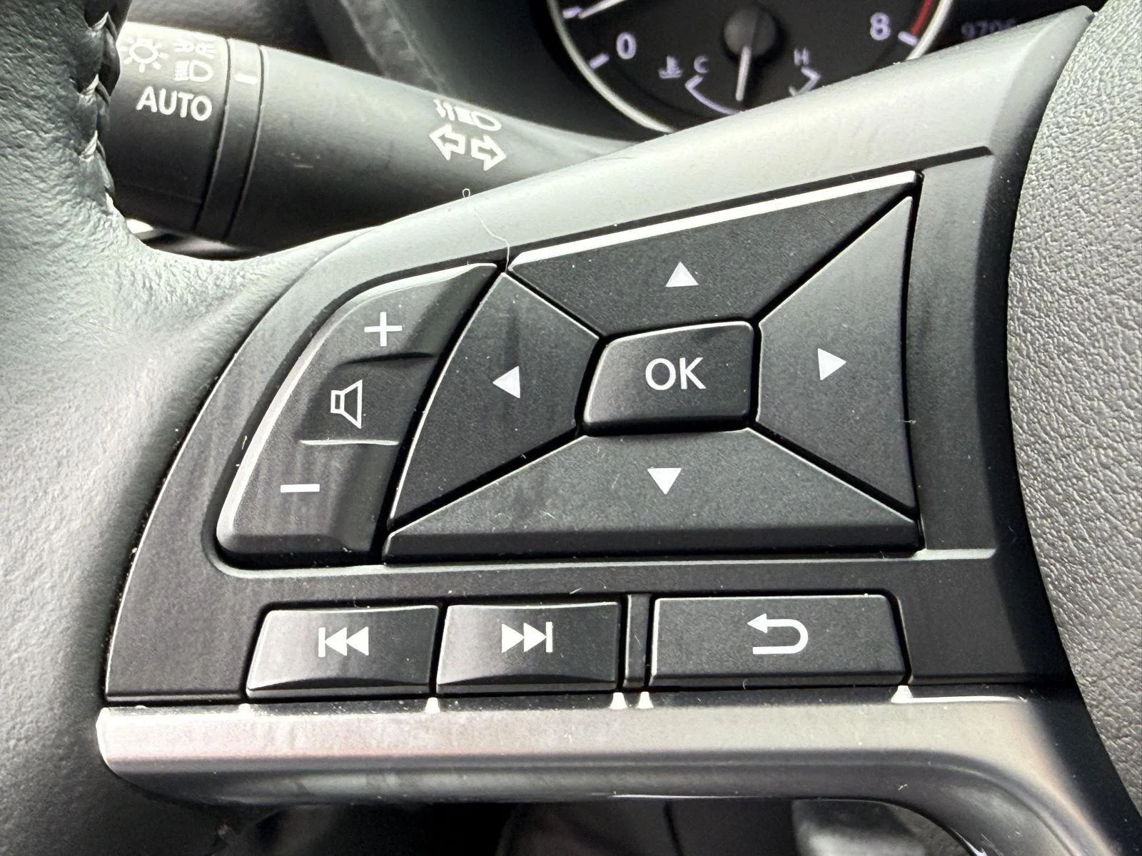 Used 2024 Electric Blue Metallic Nissan SV image 21