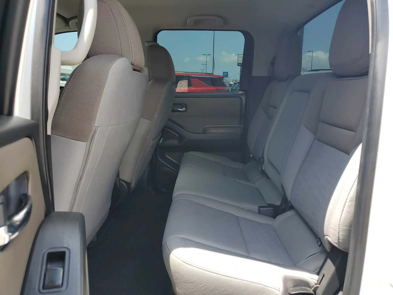 2023 Nissan Frontier SV - Photo 13