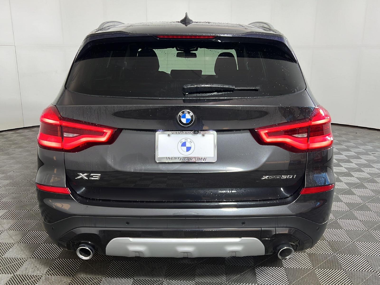 Used 2021 Dark Graphite Metallic BMW xDrive30i image 4