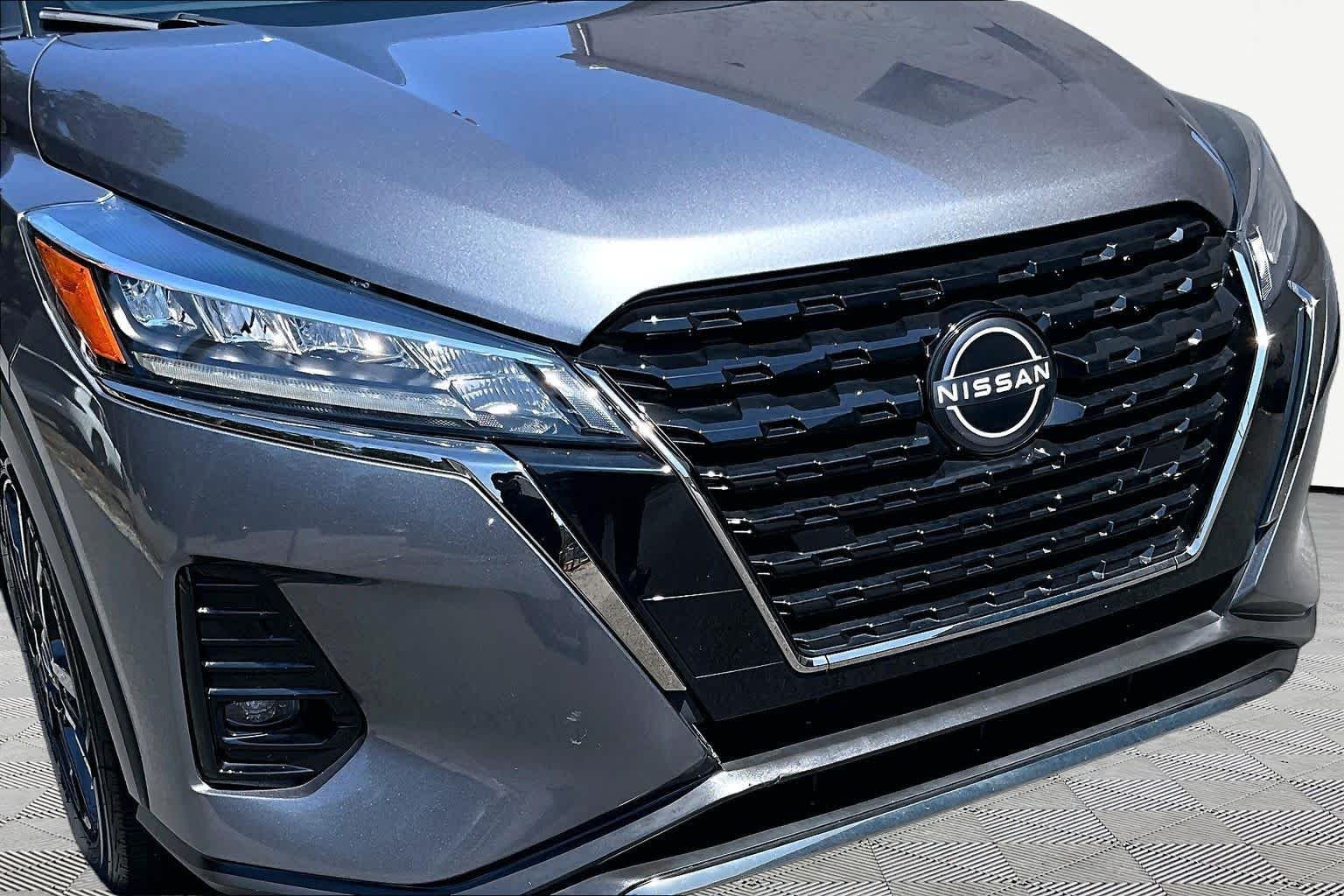 Used 2023 Gun Metallic Nissan SR image 30