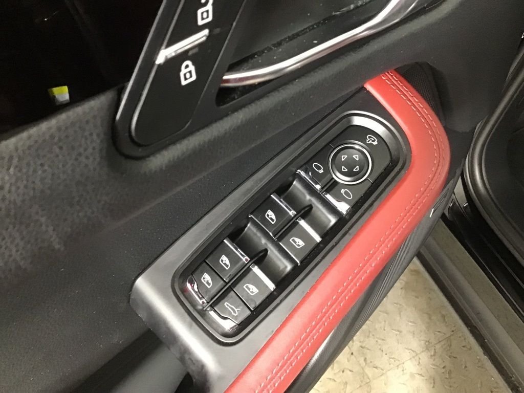 2024 Porsche Macan S - Photo 28