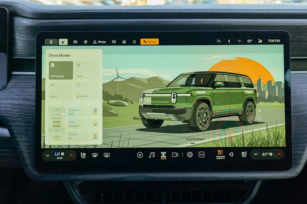 Used 2025 Green Rivian Adventure Dual Motor Standard Pack image 49