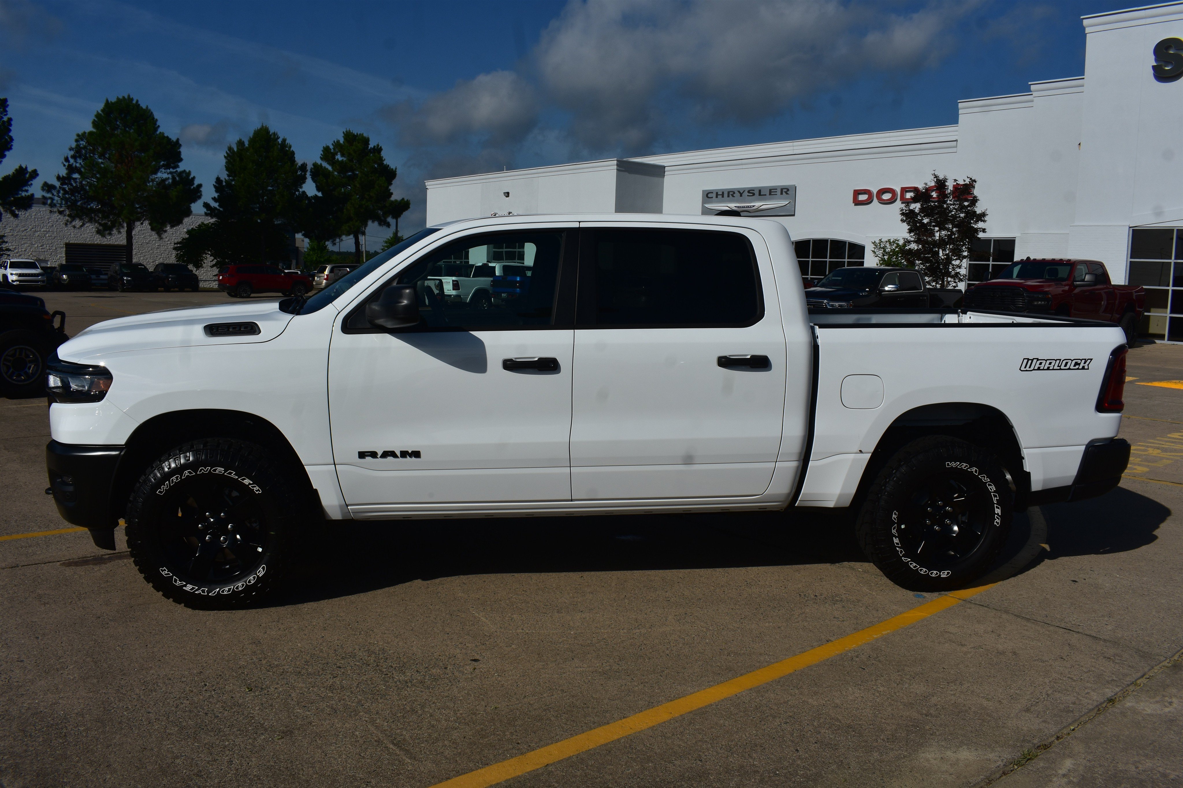 New 2026 Bright White Clear-Coat Exterior Paint RAM Warlock image 9