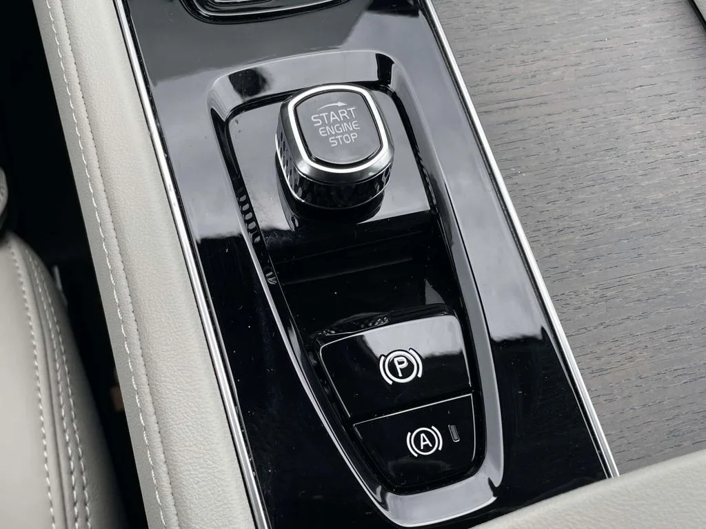 2026 Volvo XC90 Ultra - Photo 21