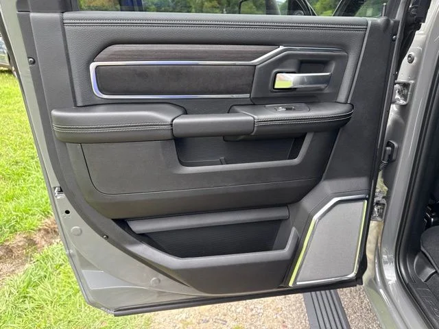 New 2026 Ceramic Gray Clear-Coat Exterior Paint RAM Laramie image 24