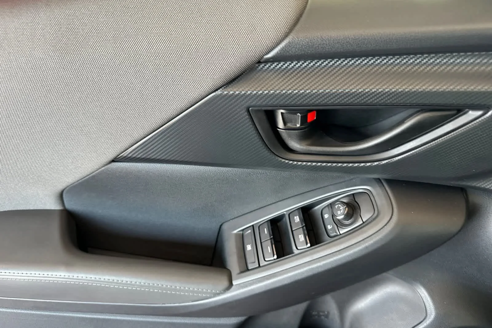 Certified Used 2025 Magnetite Gray Metallic/Crystal Black Silica Subaru Premium image 10