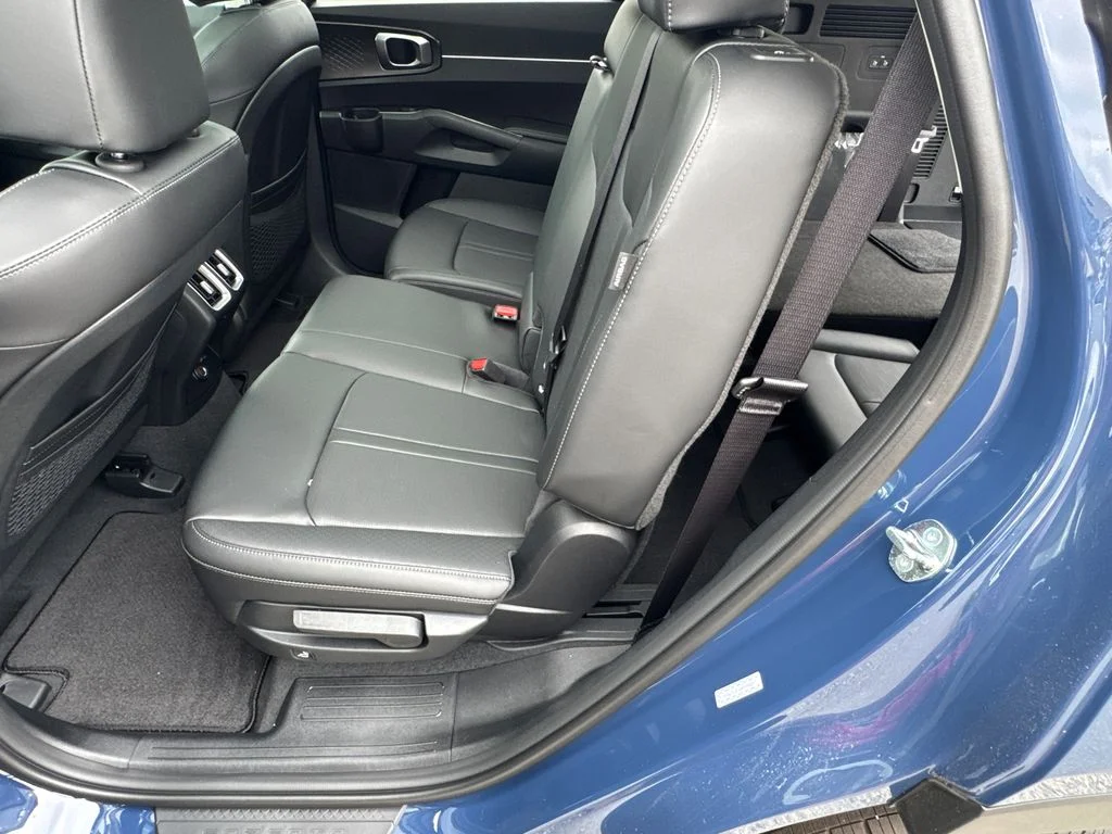 2025 Kia Sorento S - Photo 20