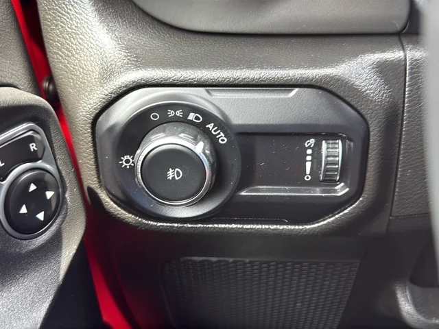Used 2023 Red Jeep Sport S image 30