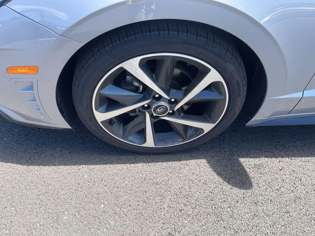 Used 2023 Silver Hyundai SEL Plus image 10