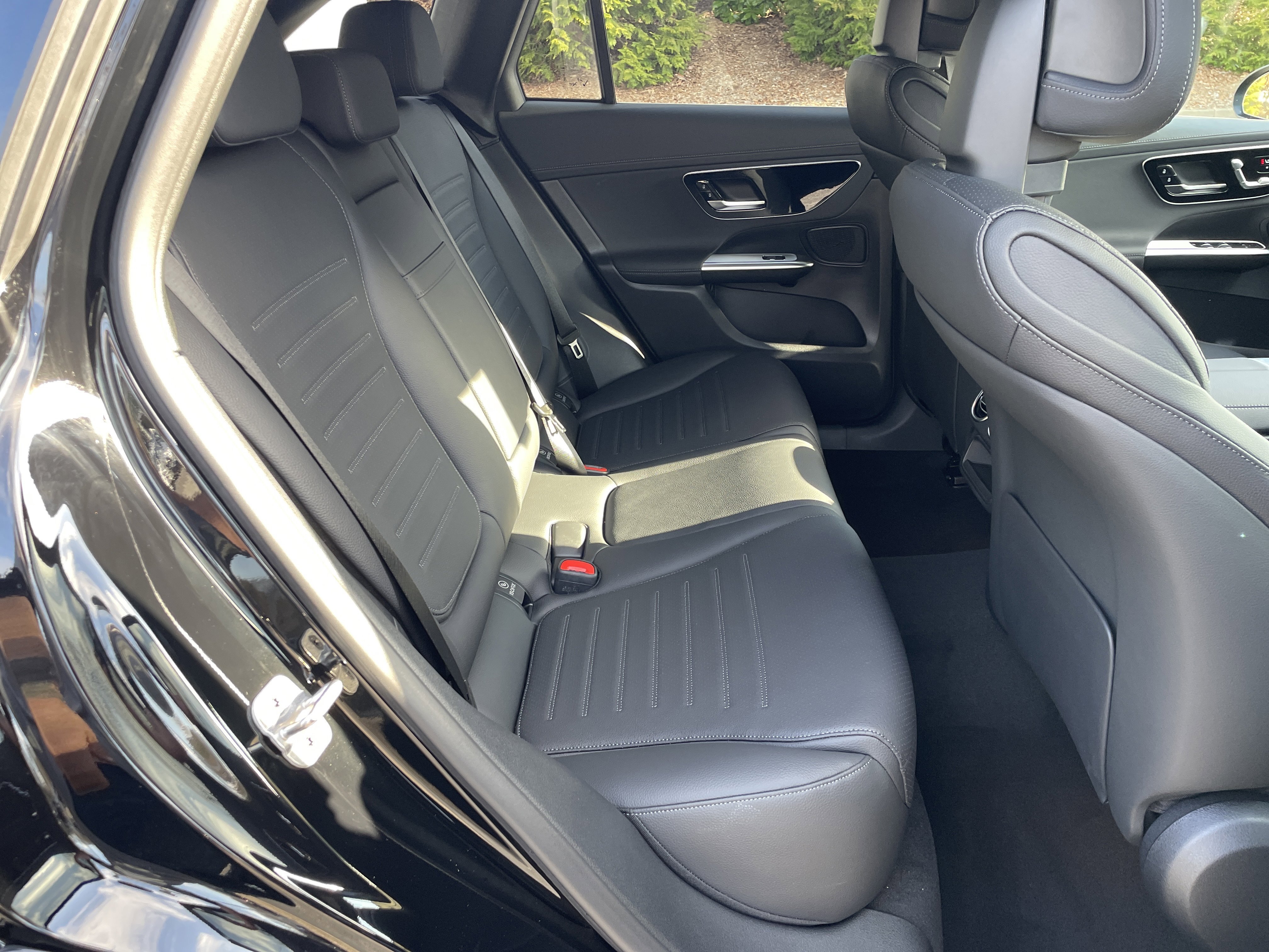 New 2026 Black Mercedes-Benz GLC 300 SUV image 39