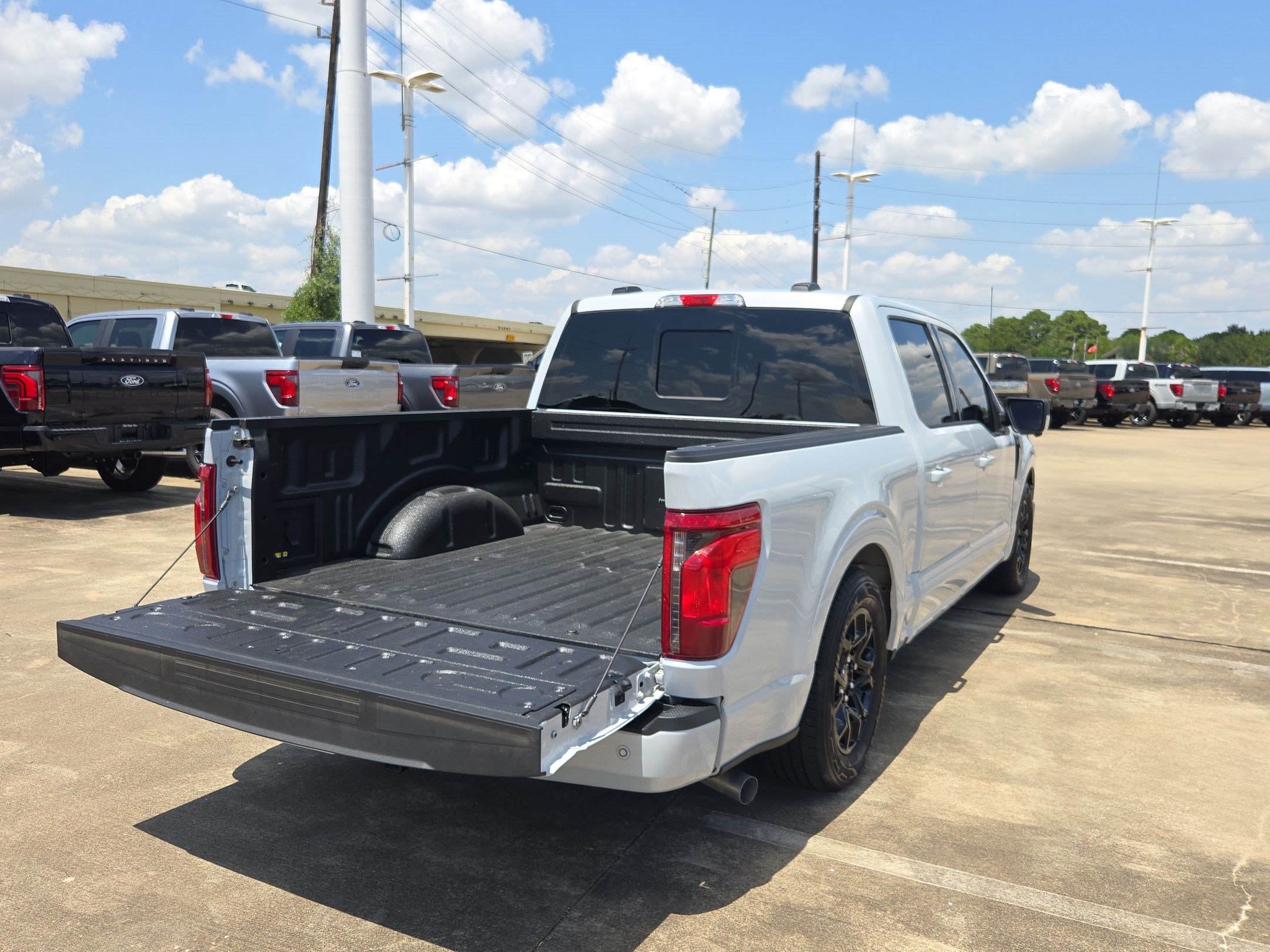 Used 2025 Blue Ford XLT image 27