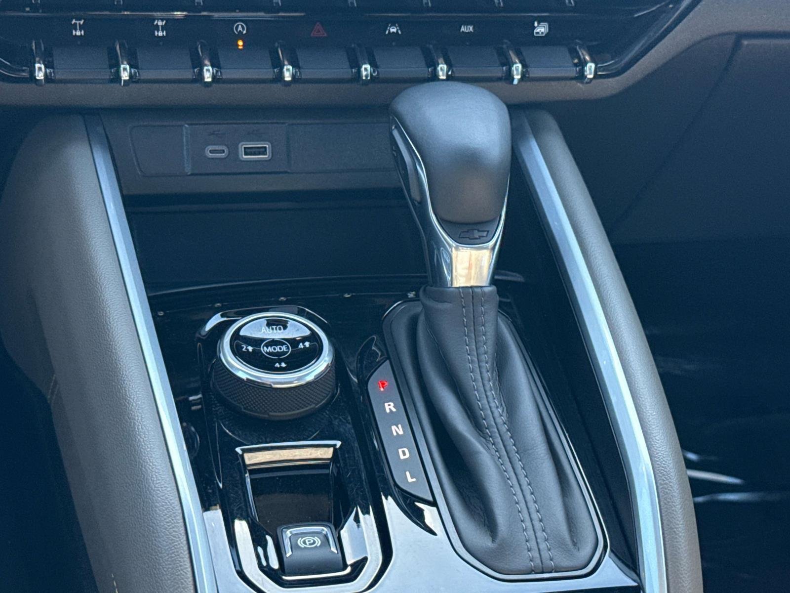 Used 2024 Black Chevrolet ZR2 image 19