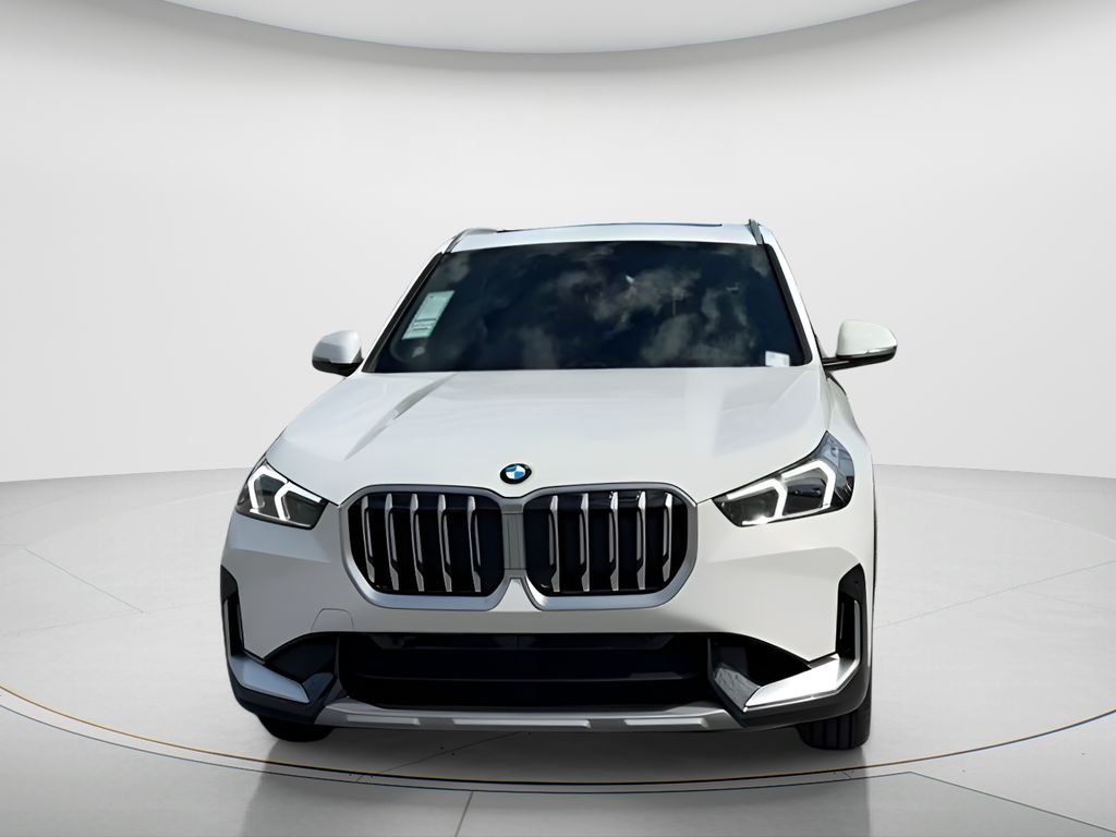 Certified Used 2026 Alpine White BMW xDrive28i image 3