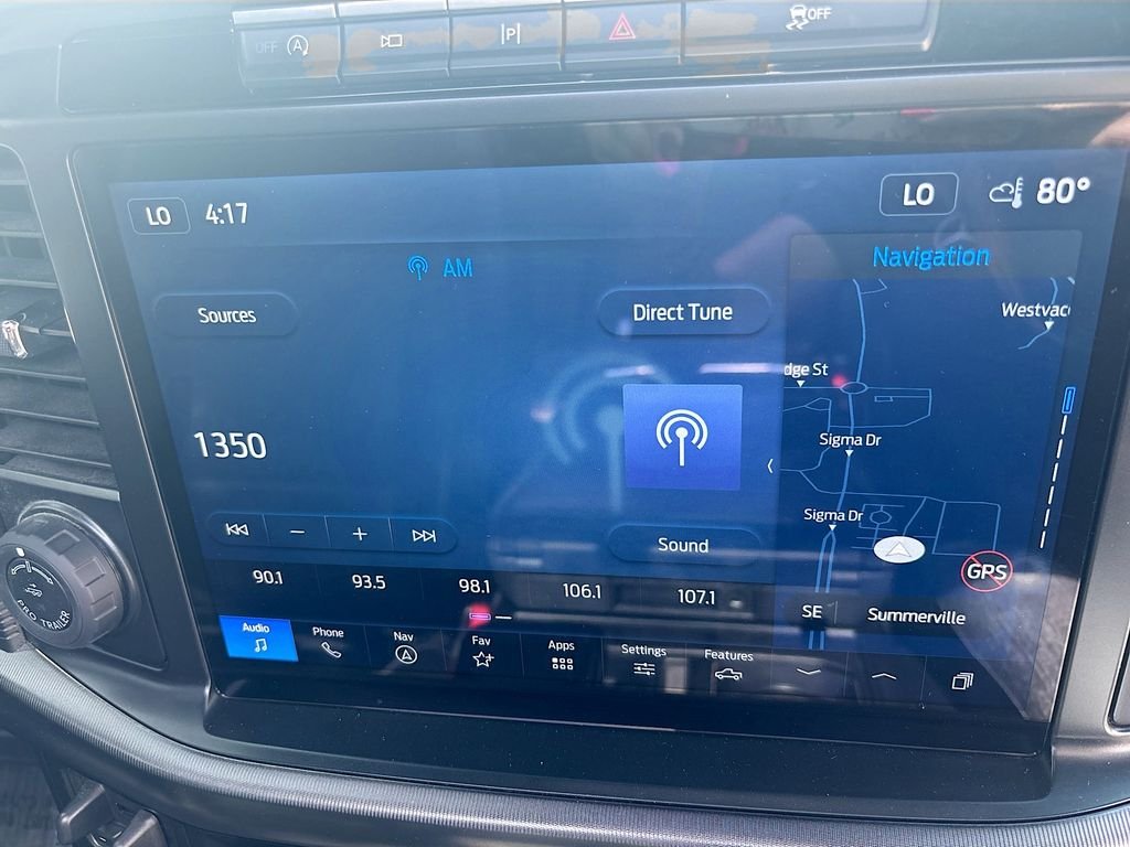 Used 2024  Ford Lariat image 36