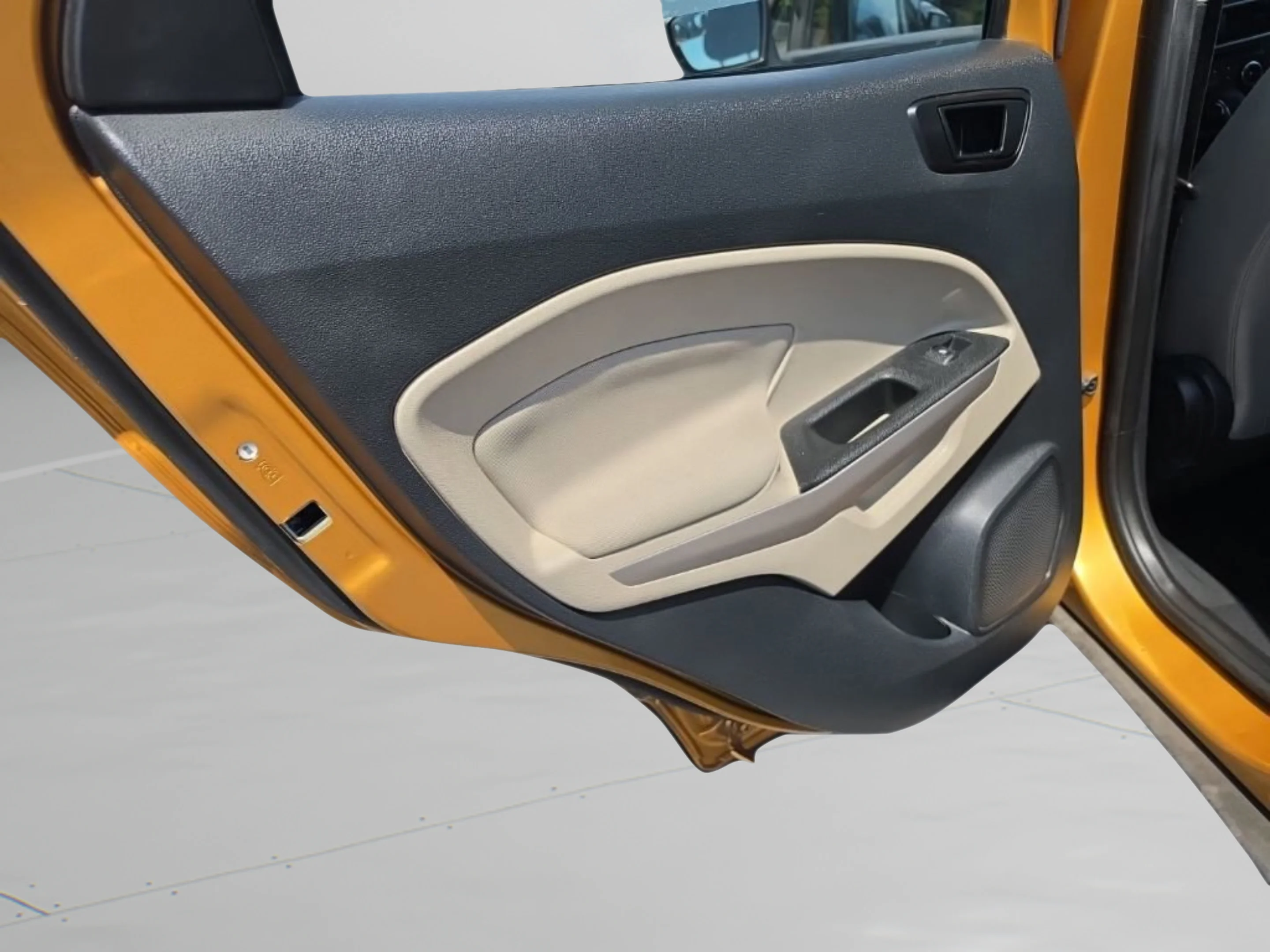 Used 2021 Yellow Ford S image 20