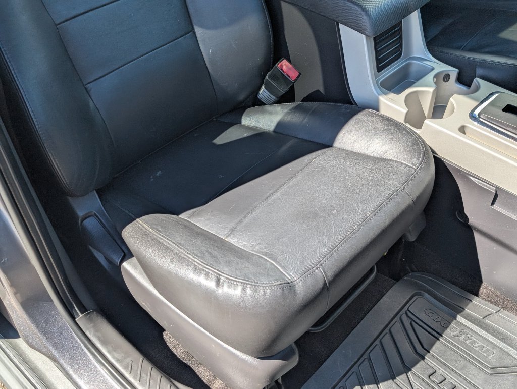 Used 2012 Gray Ford XLT image 31