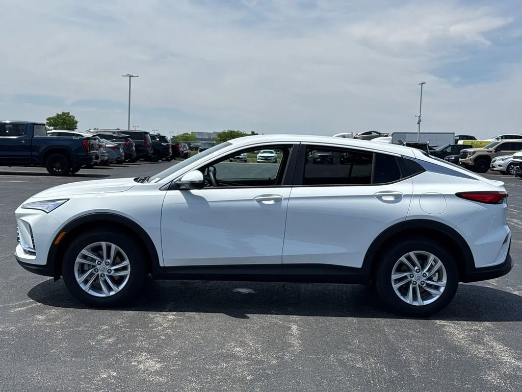 New 2026 Summit White Buick Preferred image 7