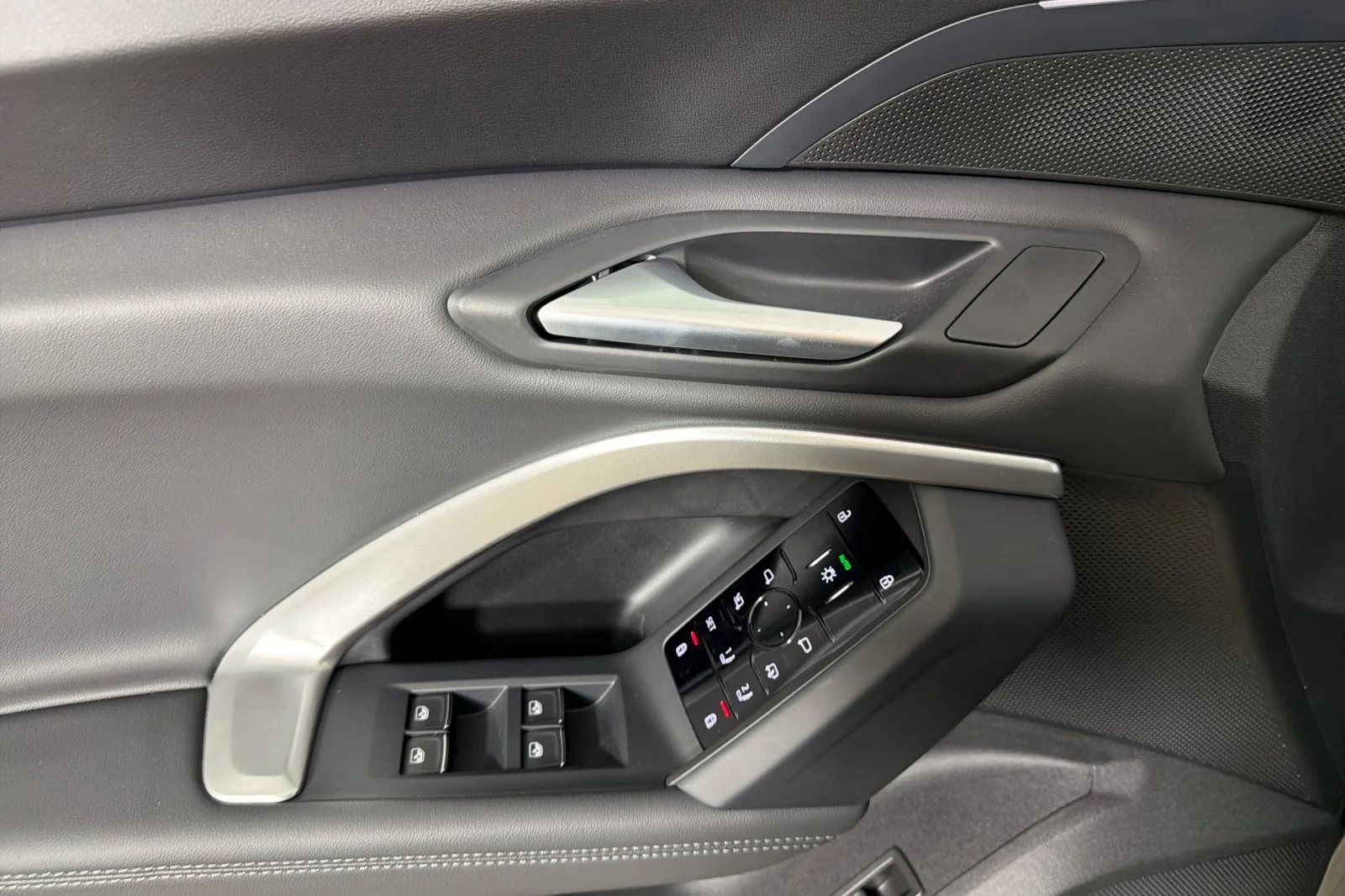 New 2026 Daytona Gray Metallic Audi Premium 2.0 TFSI quattro image 10