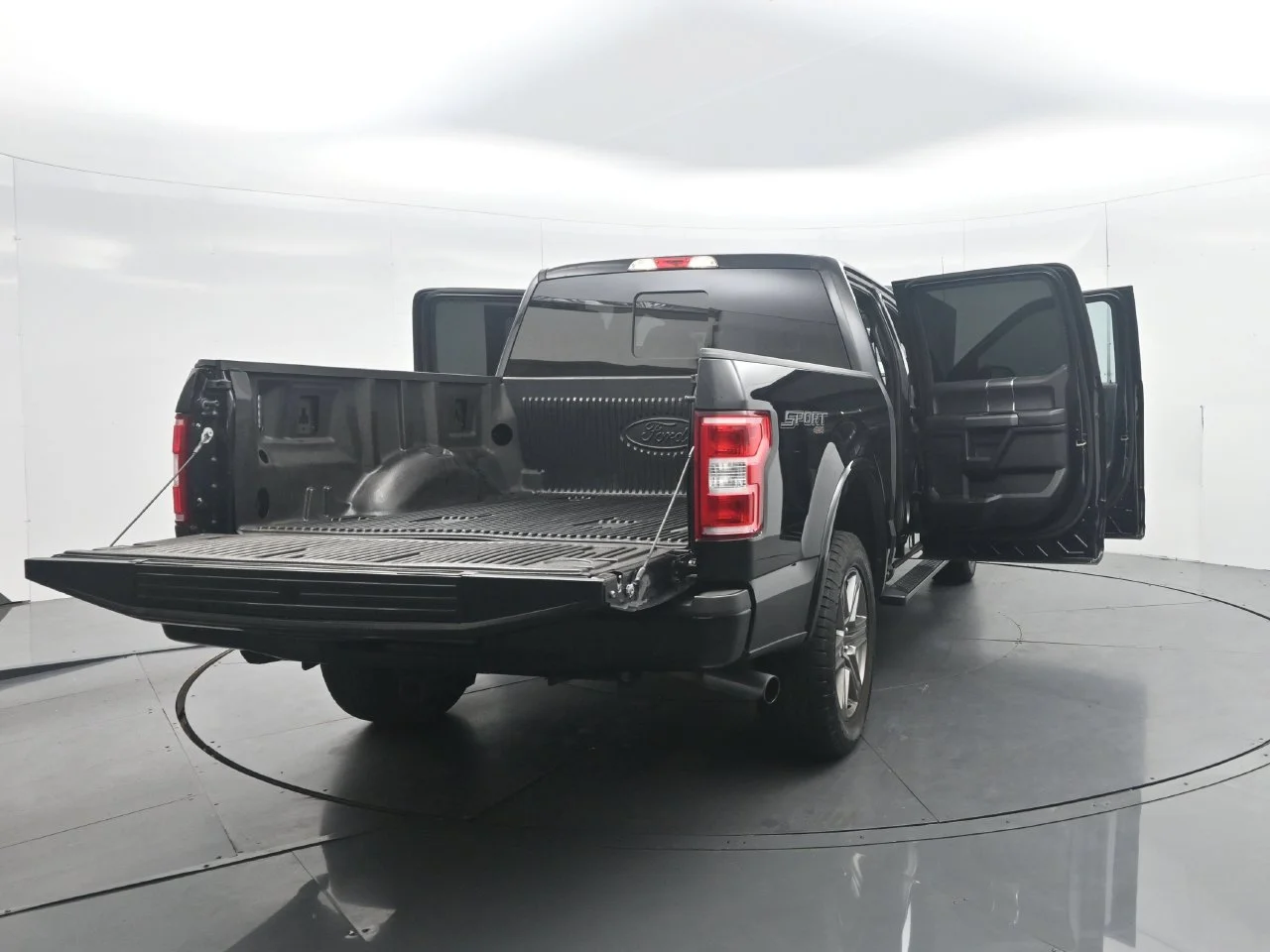 Used 2020 Black Ford XLT image 48